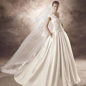 Avenue Diagonal by Pronovias Wedding Dress Urika